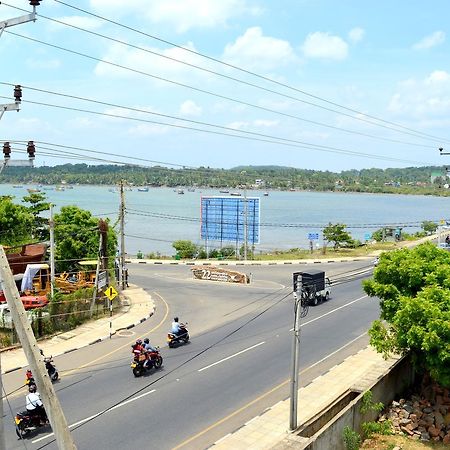 Holiday Villa Trincomalee Esterno foto