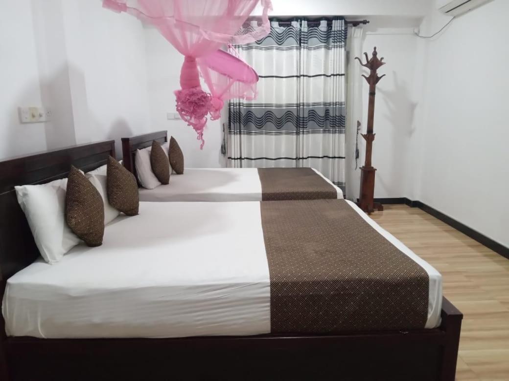 Holiday Villa Trincomalee Esterno foto