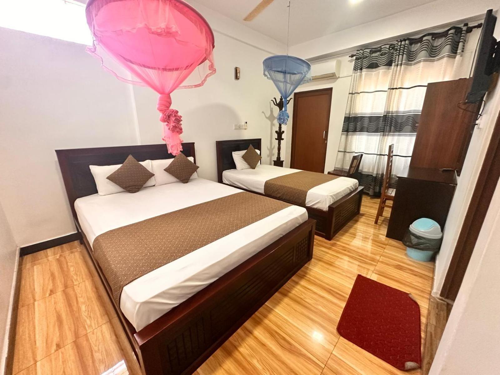 Holiday Villa Trincomalee Esterno foto