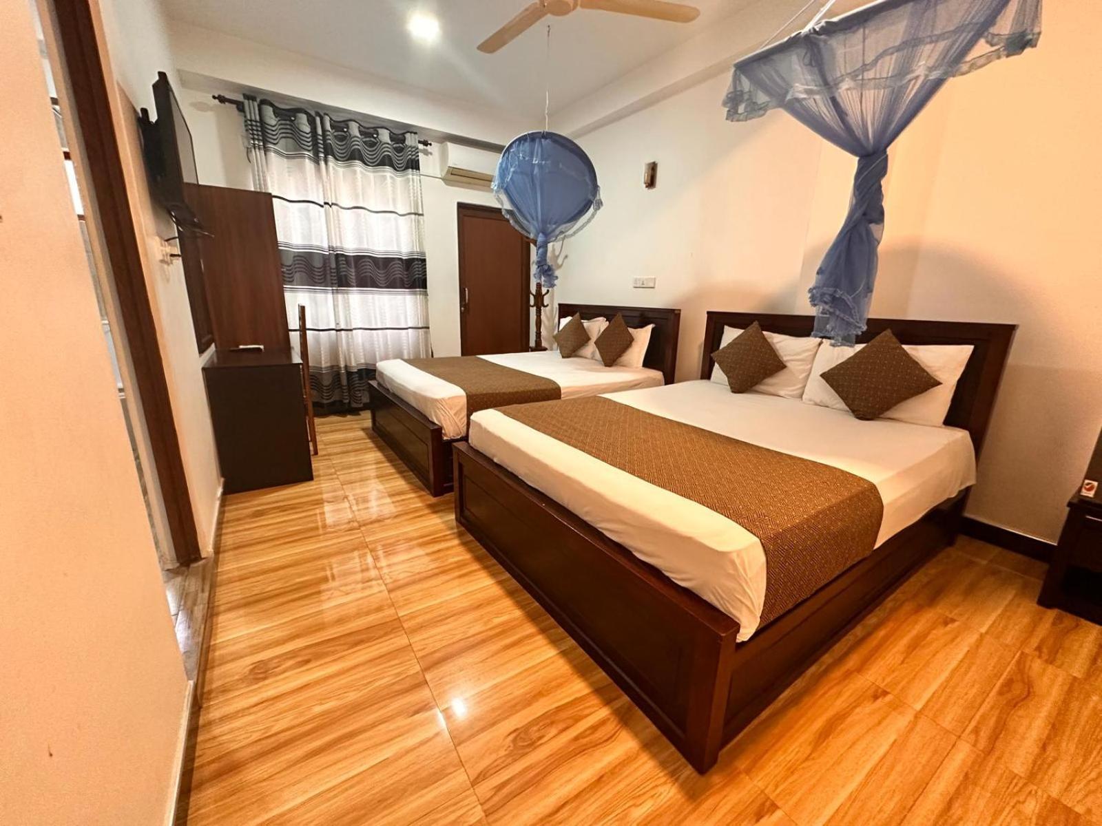 Holiday Villa Trincomalee Esterno foto