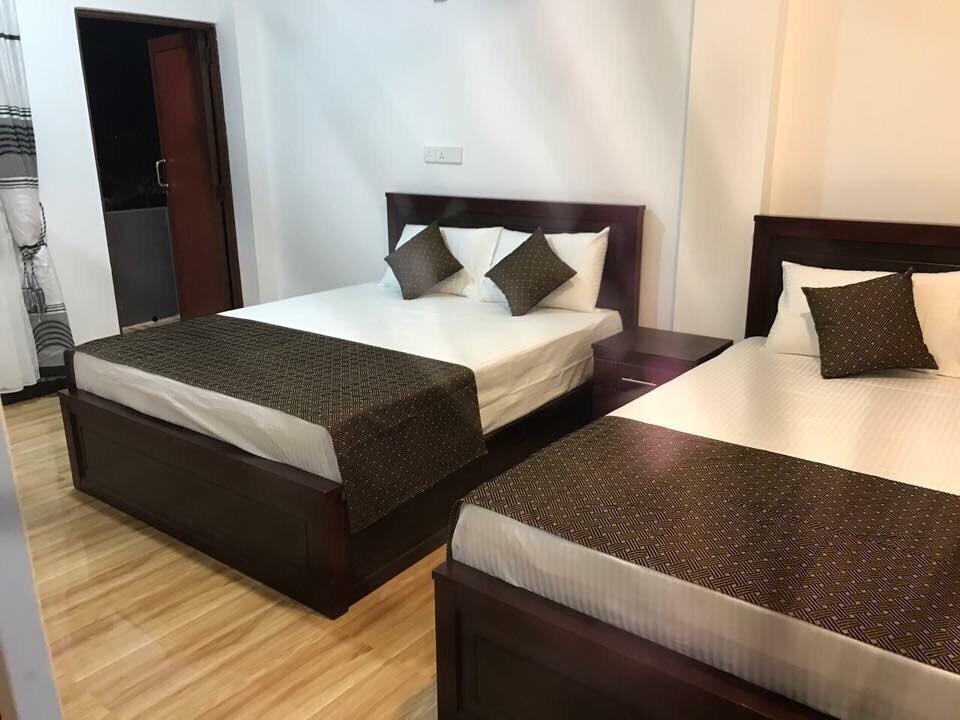 Holiday Villa Trincomalee Esterno foto